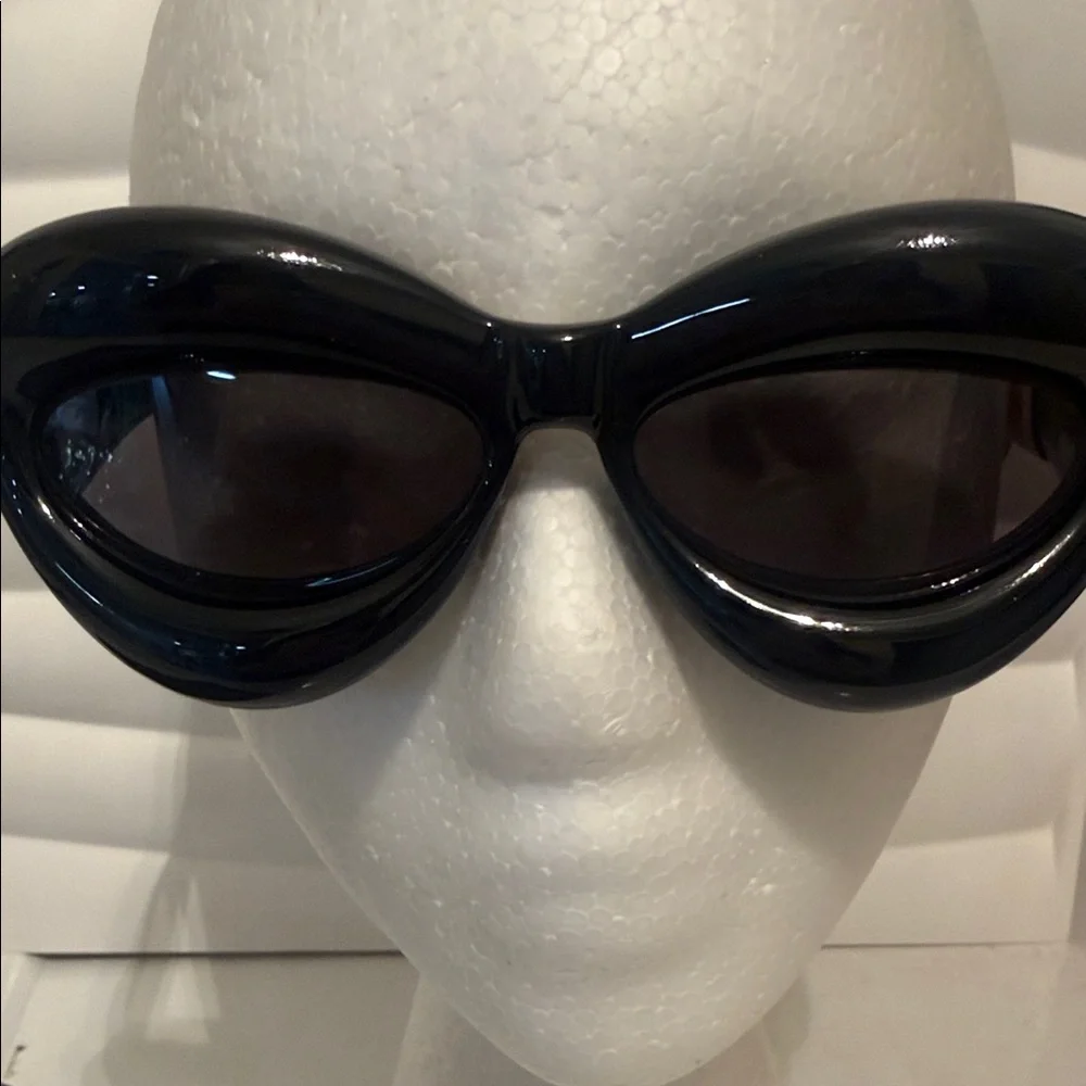 Loewe Black Oversized Sculptural Sunglasses - Picture 3 of 5